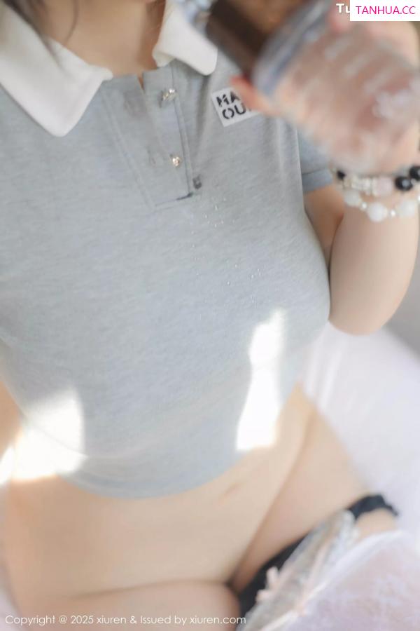   [XiuRen]高清写真图 2025.05.27 No.10330 诺诺Hsu 白色蕾丝袜第57张图片